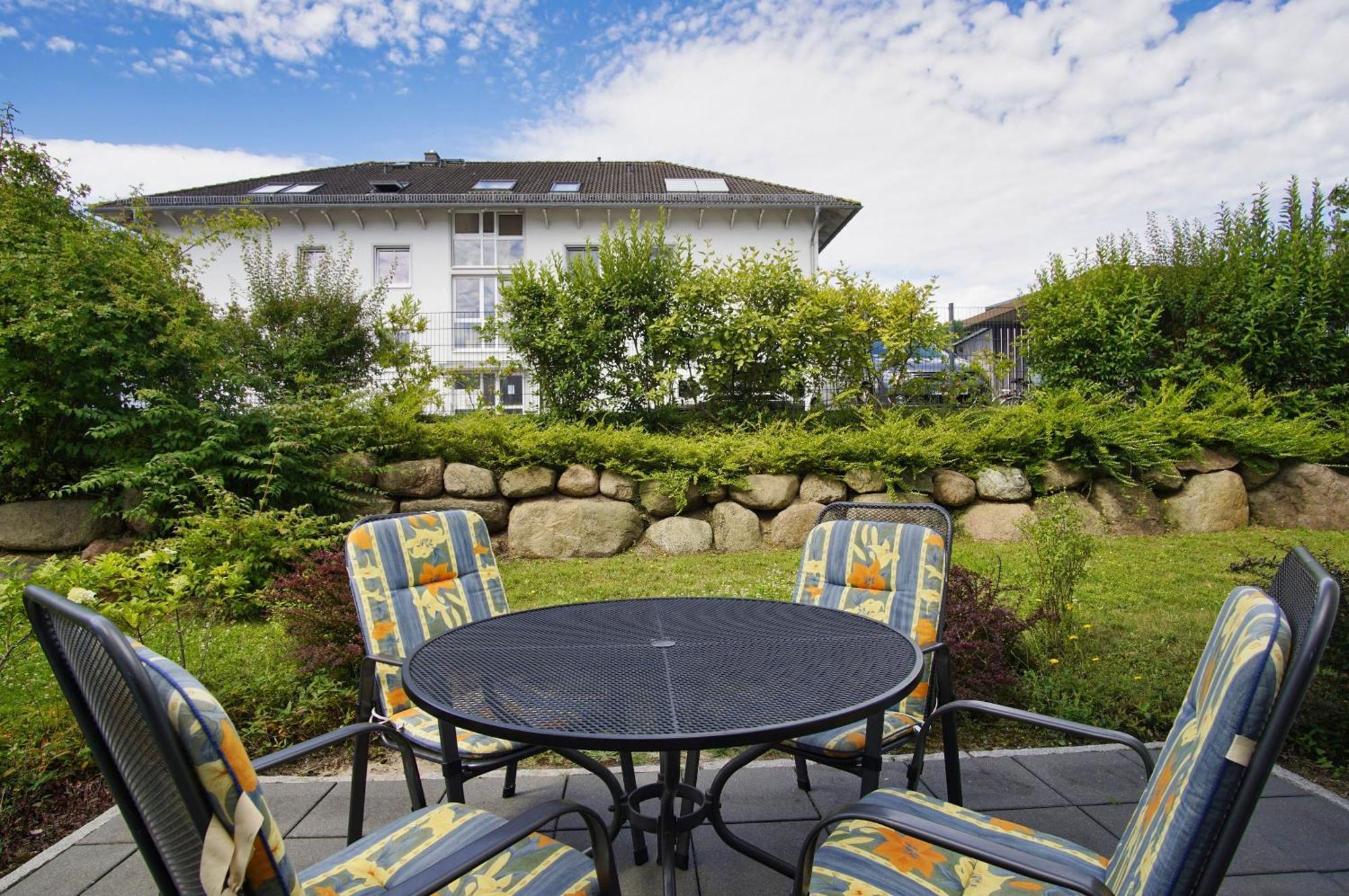 Terrasse, Gratis Nutzung Vom Ahoi Erlebnisbad Und Sauna In Sellin - Villa Antje Fewo 04 Goehren  Exterior foto